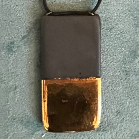 Syra Gómez Artisan Necklace Porcelain & Gold Luster - OOAK - EUC - Artful Home - Picture 3 of 8